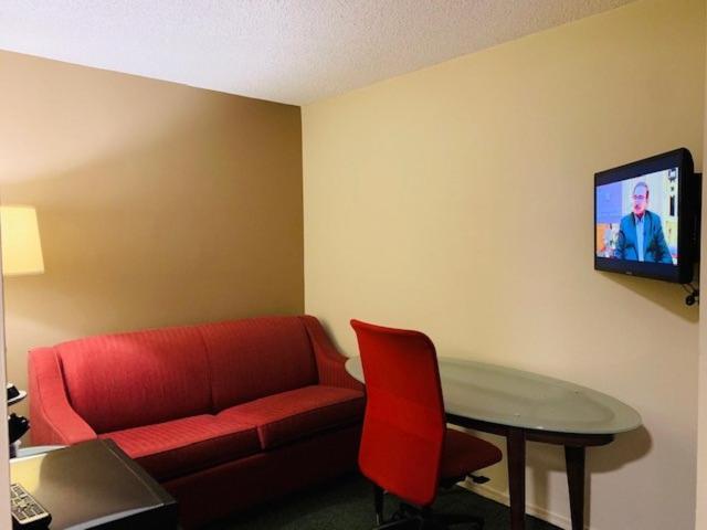 Travelodge Hotel By Wyndham Chilliwack Exterior photo
