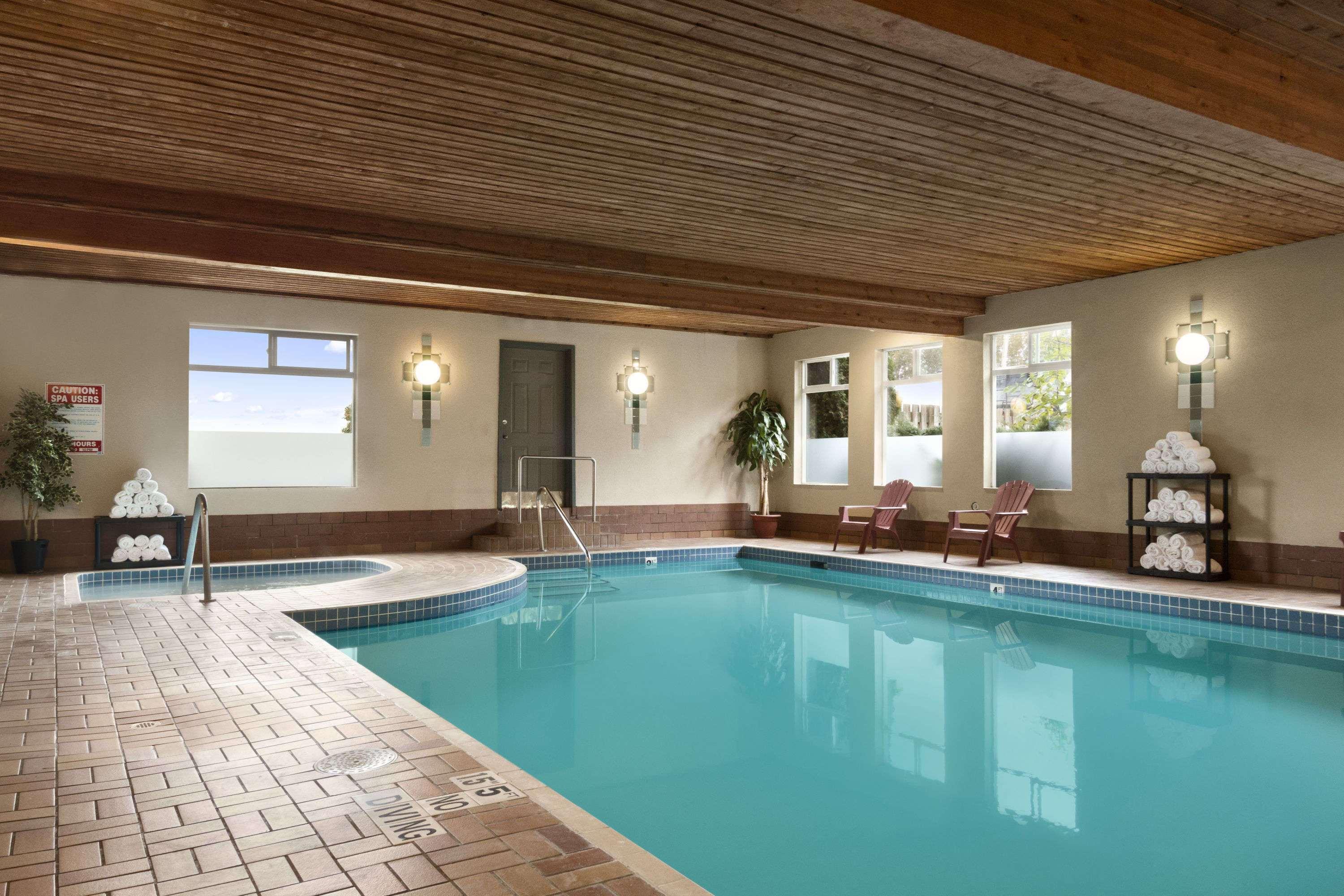 Travelodge Hotel By Wyndham Chilliwack Exterior photo
